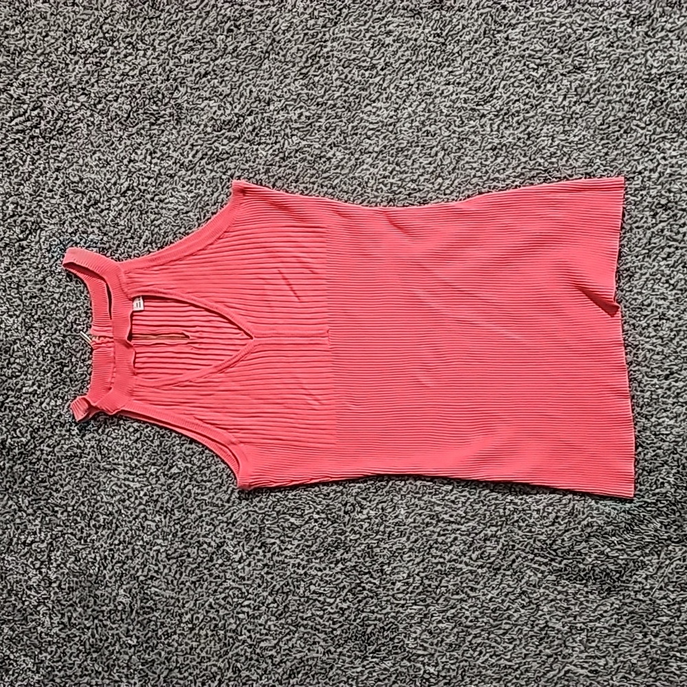 Venus coral sweater tank size M